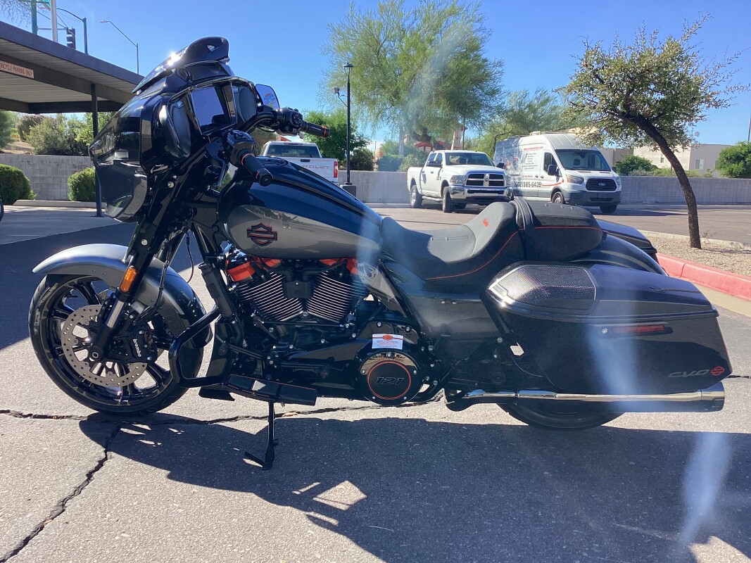 FLHXSE 2025 CVO Street Glide - Photo 4