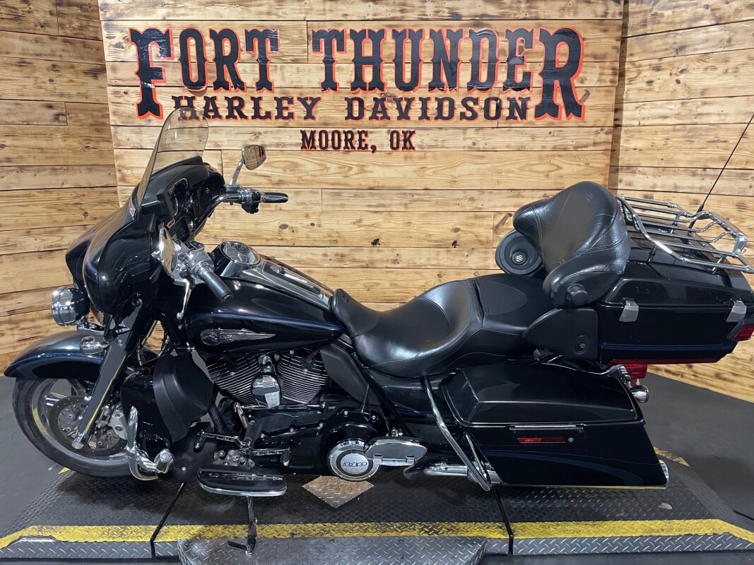 Harley-Davidson CVO Ultra Classic Electra Glide 110th Anniversary Edition 2013 FLHTCUSE8-ANV Ann - Photo 8
