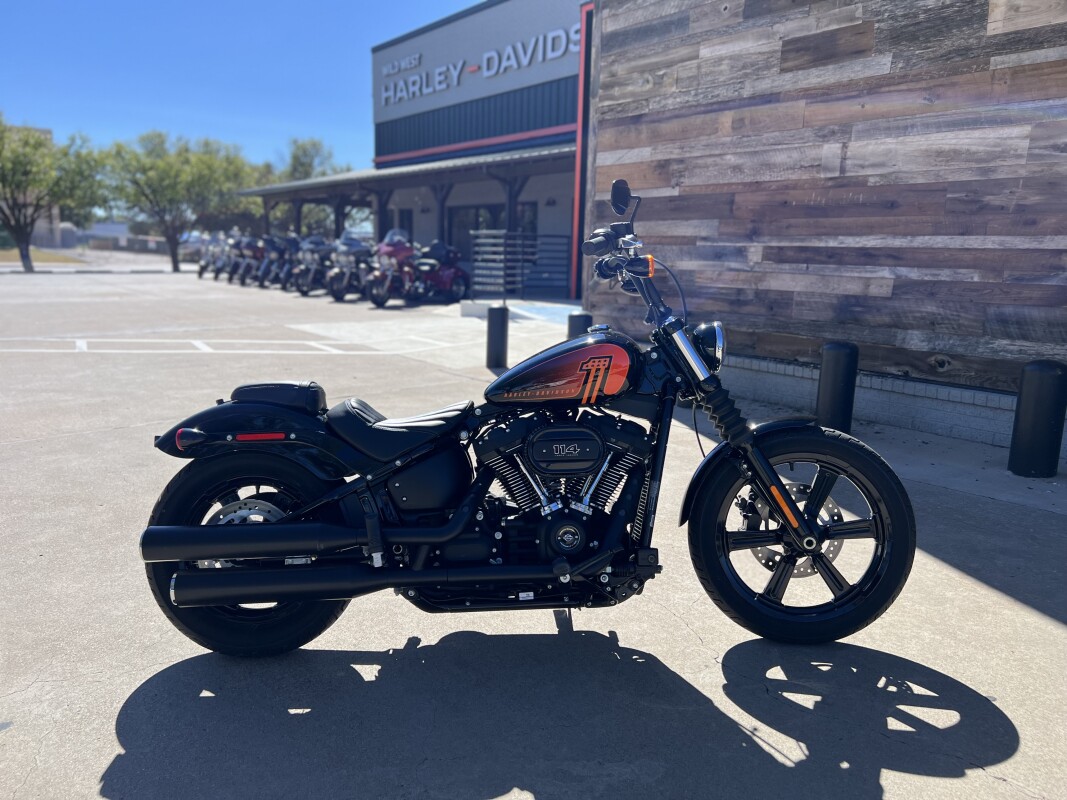 2022 Harley-Davidson Street Bob 114 Vivid Black