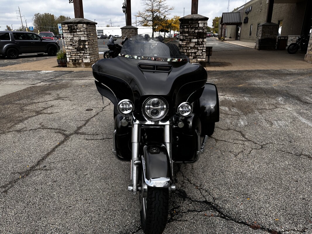 Harley-Davidson Tri Glide Ultra 2020 FLHTCUTG RVR RCK GRY/BLK W/PINSTRIPE - Photo 5