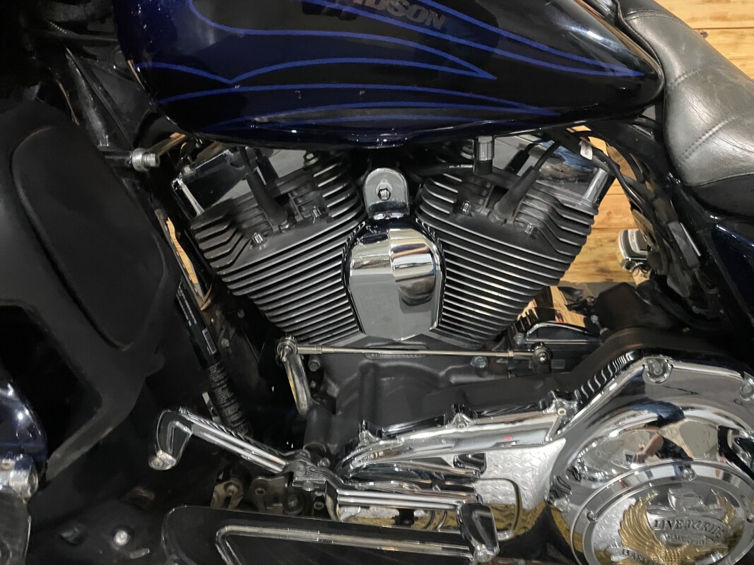 Harley-Davidson CVO Street Glide 2016 FLHXSE Black Licorice with Midnight Cobalt Flames - Photo 9