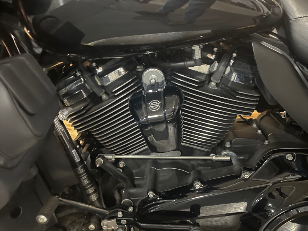 Harley-Davidson Road Glide Limited 2020 FLTRK VIVID BLACK - Photo 9