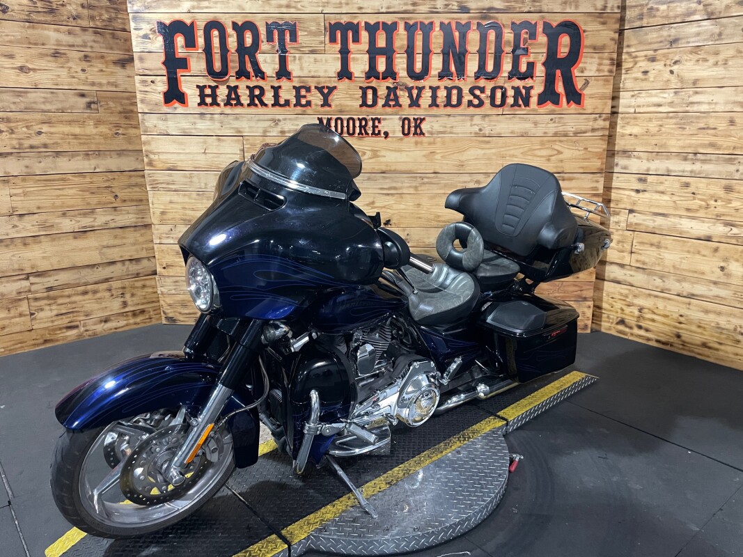 Harley-Davidson CVO Street Glide 2016 FLHXSE Black Licorice with Midnight Cobalt Flames - Photo 7