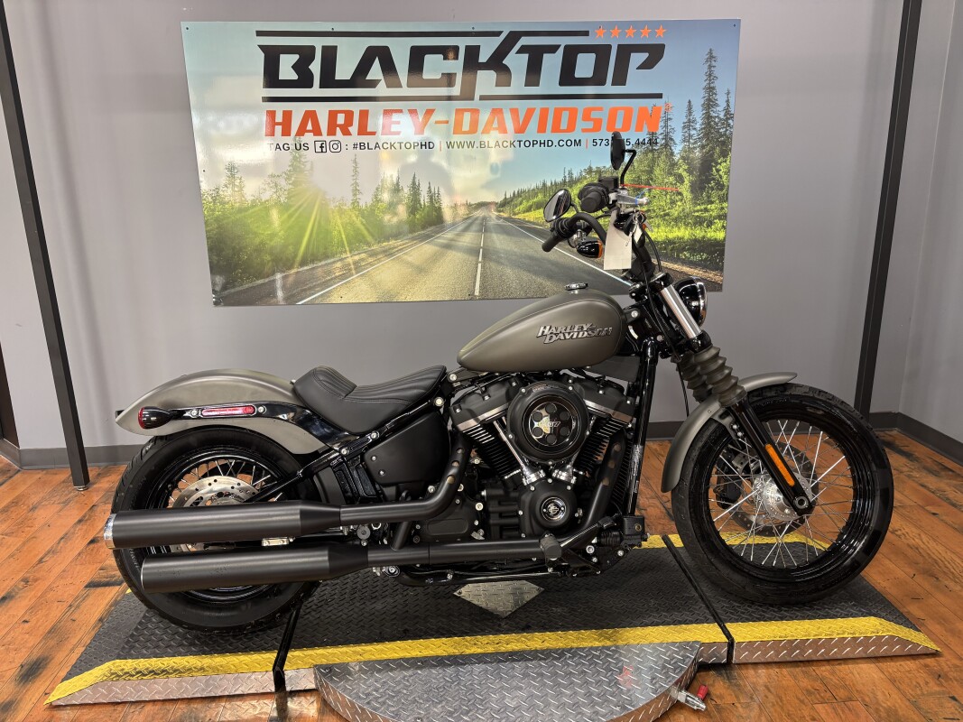 2019 Harley-Davidson Street Bob INDSTRL GRY DNM W/PINSTRIPE
