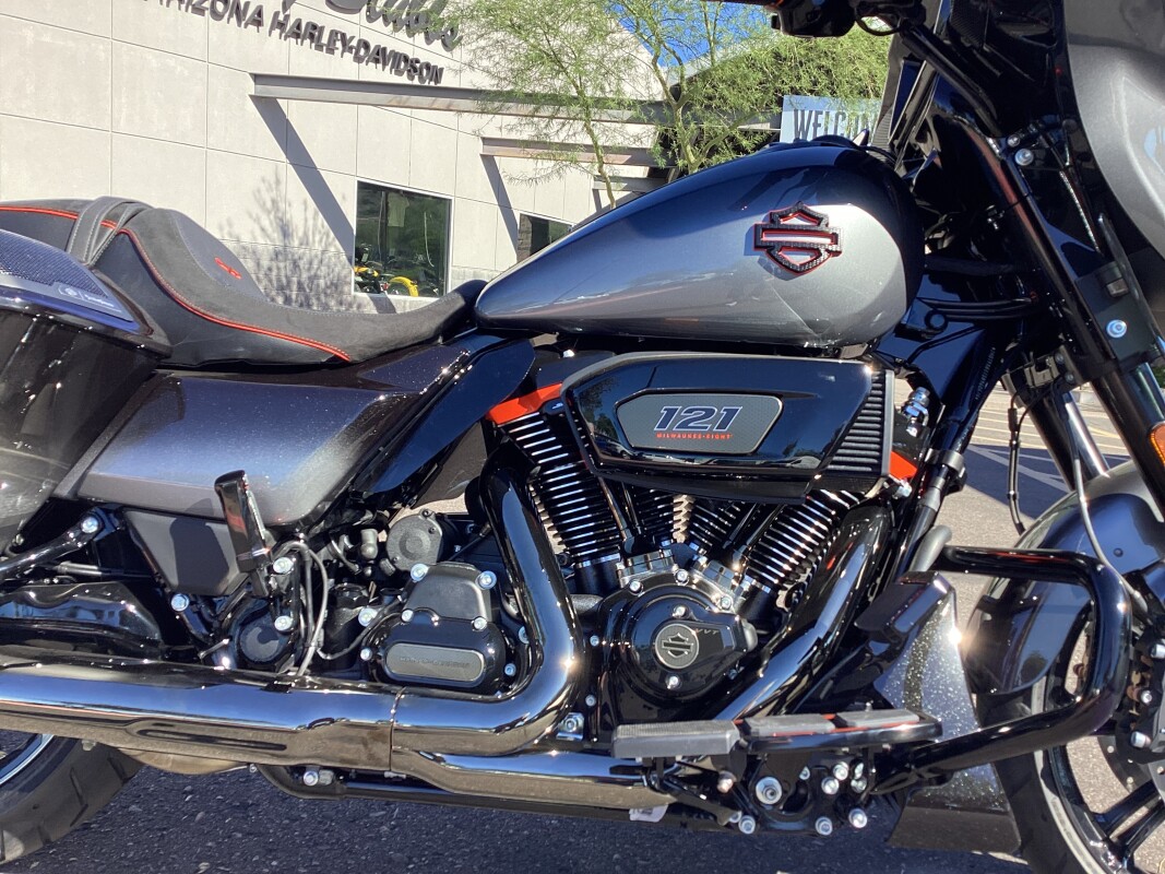 FLHXSE 2025 CVO Street Glide - Photo 2