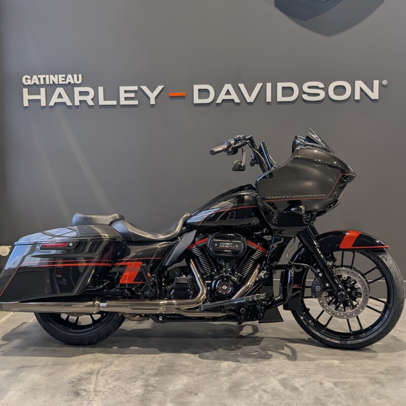 2018 Harley-Davidson CVO Road Glide Black Earth & Vivid Black