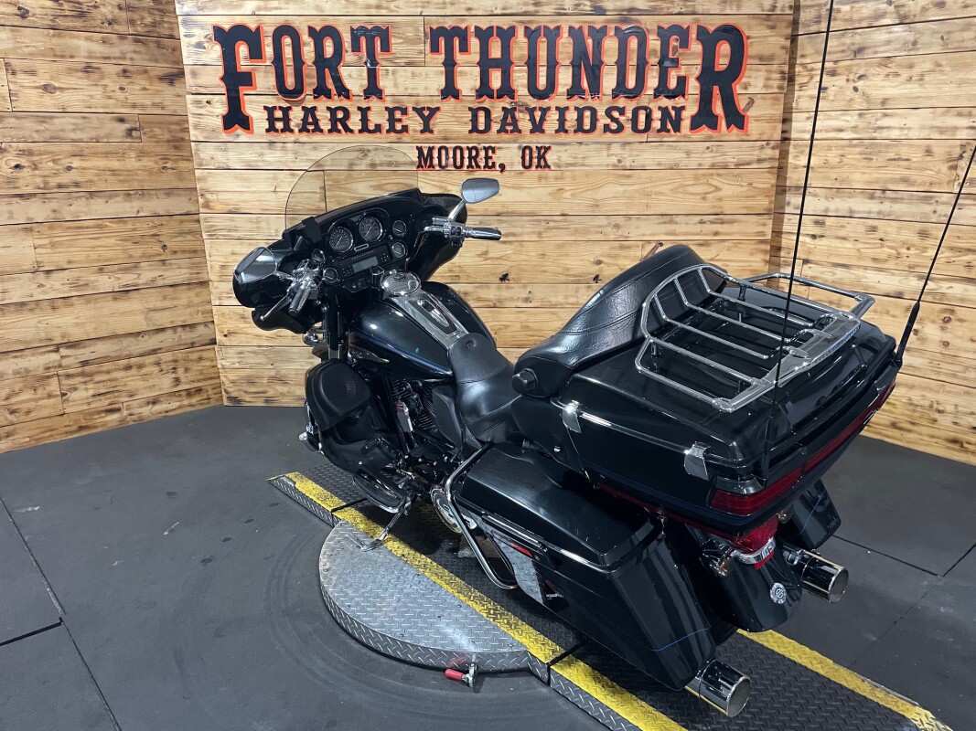 Harley-Davidson CVO Ultra Classic Electra Glide 110th Anniversary Edition 2013 FLHTCUSE8-ANV Ann - Photo 10