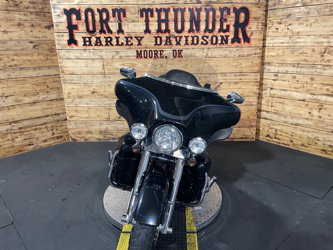 Harley-Davidson CVO Ultra Classic Electra Glide 110th Anniversary Edition 2013 FLHTCUSE8-ANV Ann - Photo 4