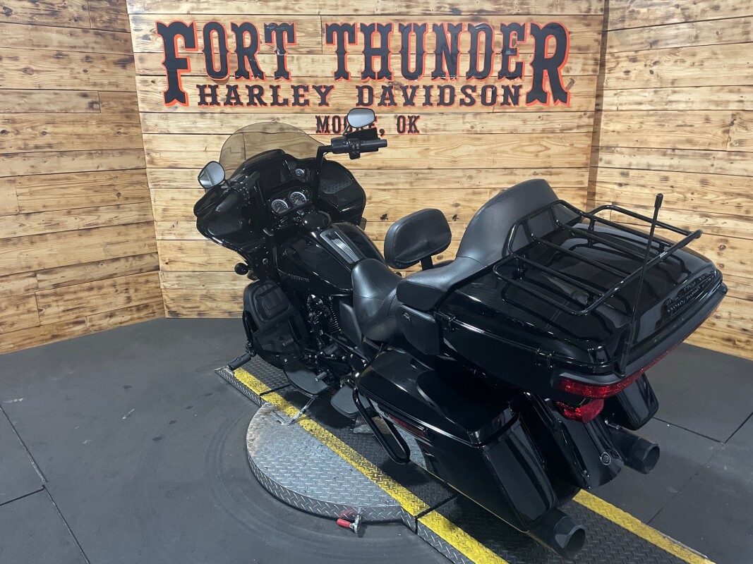 Harley-Davidson Road Glide Limited 2020 FLTRK VIVID BLACK - Photo 10