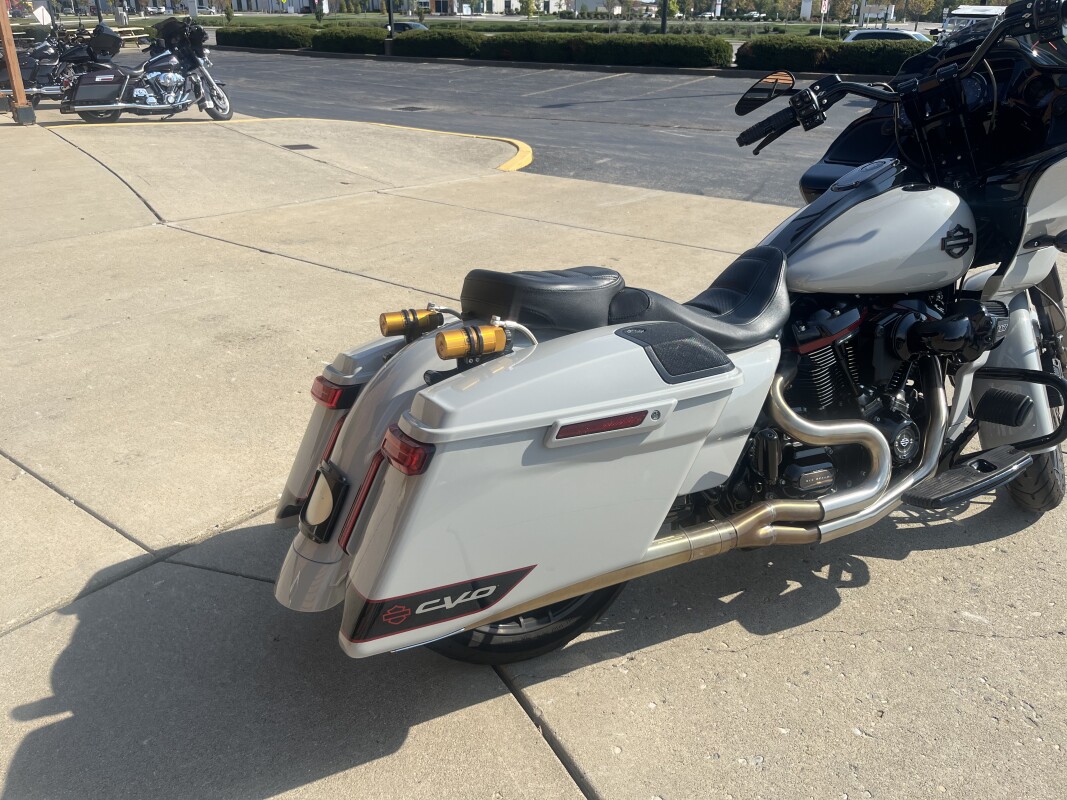 2020 Harley-Davidson CVO Road Glide FLTRXSE - Photo 2