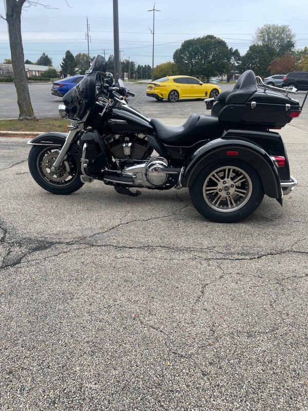 Harley-Davidson Tri Glide Ultra 2014 FLHTCUTG BLACK - Photo 6