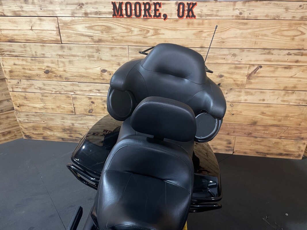 Harley-Davidson Road Glide Limited 2020 FLTRK VIVID BLACK - Photo 6