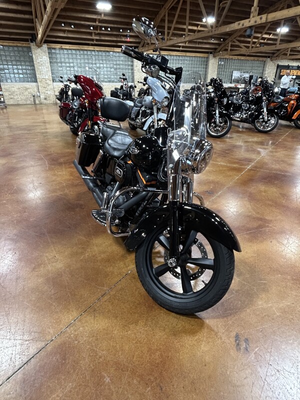 Harley-Davidson Switchback 2012 FLD BLACK - Photo 2