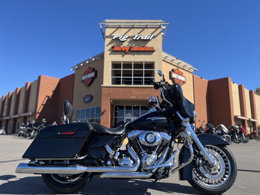 2010 Harley-Davidson Street Glide FLHX BLACK