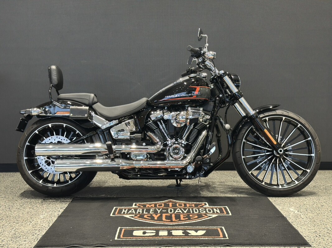 2023 Harley-Davidson® Breakout™ Vivid Black | Harley-Davidson