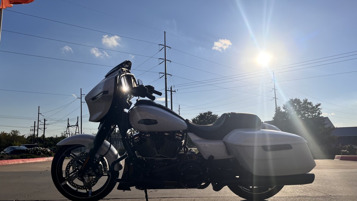 2025 Harley-Davidson Street Glide FLHX White Onyx Pearl - Black Finish - Photo 6