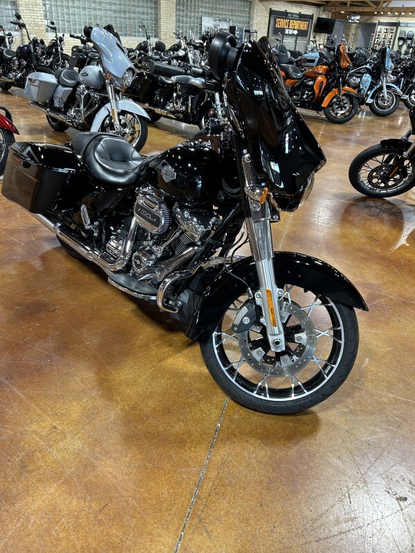 Harley-Davidson Street Glide Special 2021 FLHXS Vivid Black - Photo 2