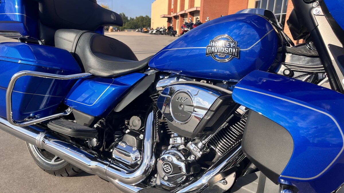 2025 Harley-Davidson Street Glide Ultra FLHXU Blue Burst - Photo 10