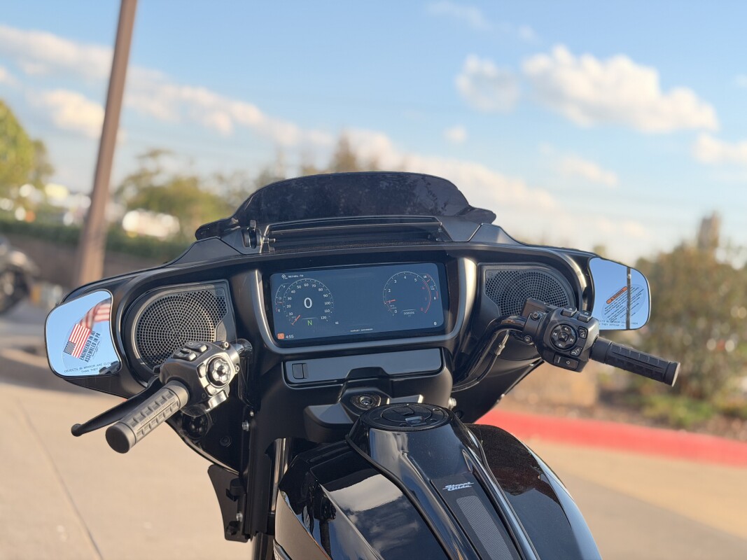 2025 Harley-Davidson Street Glide FLHX Vivid Black - Photo 6
