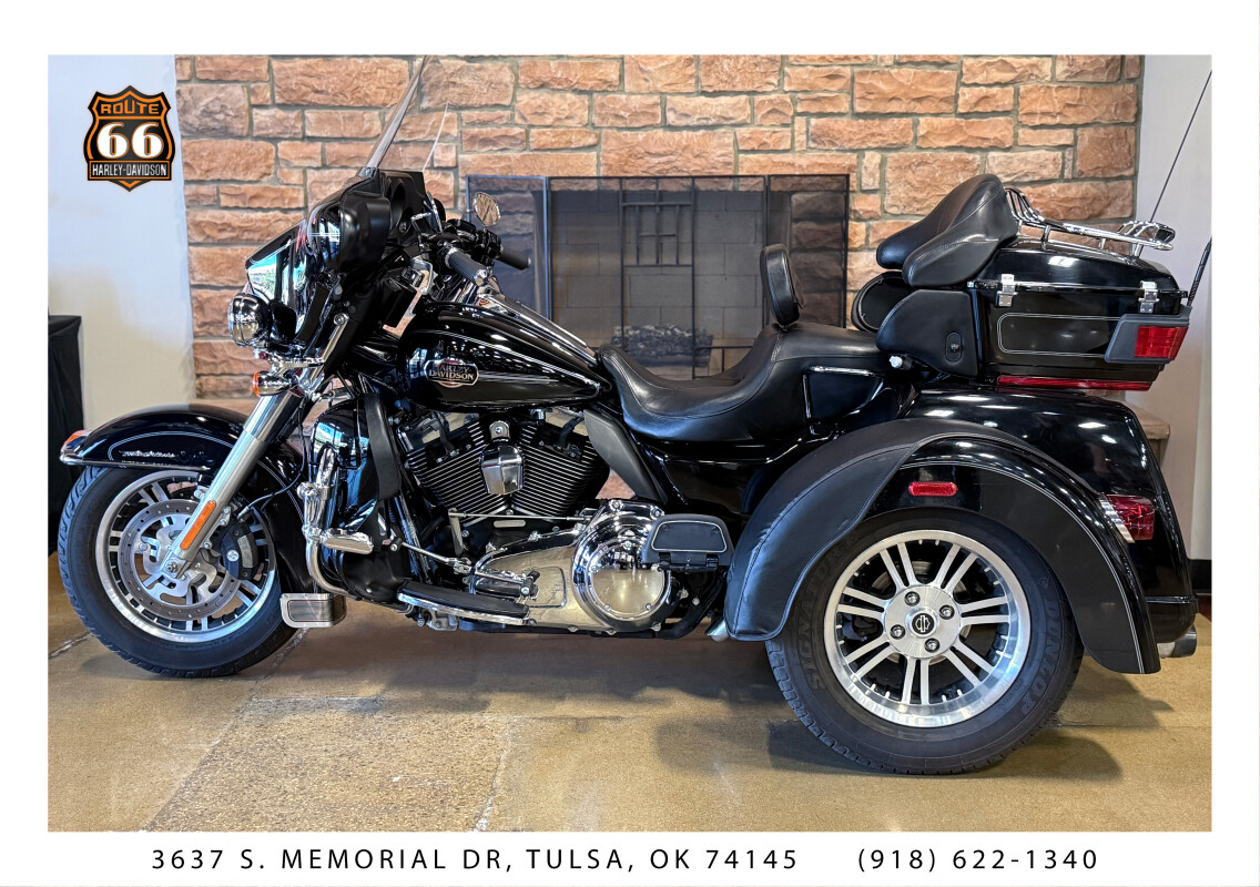 2012 Harley-Davidson Tri Glide Ultra BLACK W/ PINSTRIPE - Photo 3