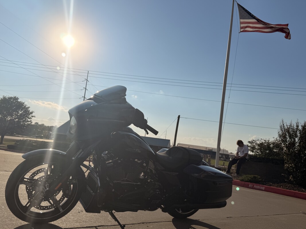 2025 Harley-Davidson Street Glide FLHX Vivid Black - Photo 5