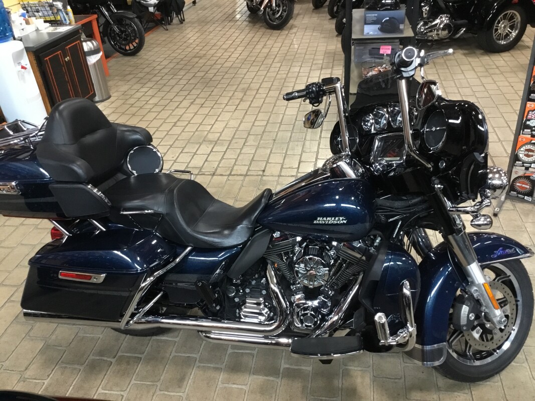 2016 Harley-Davidson Ultra Limited Low Custom Colour Cosmic Blue Pearl - Photo 2