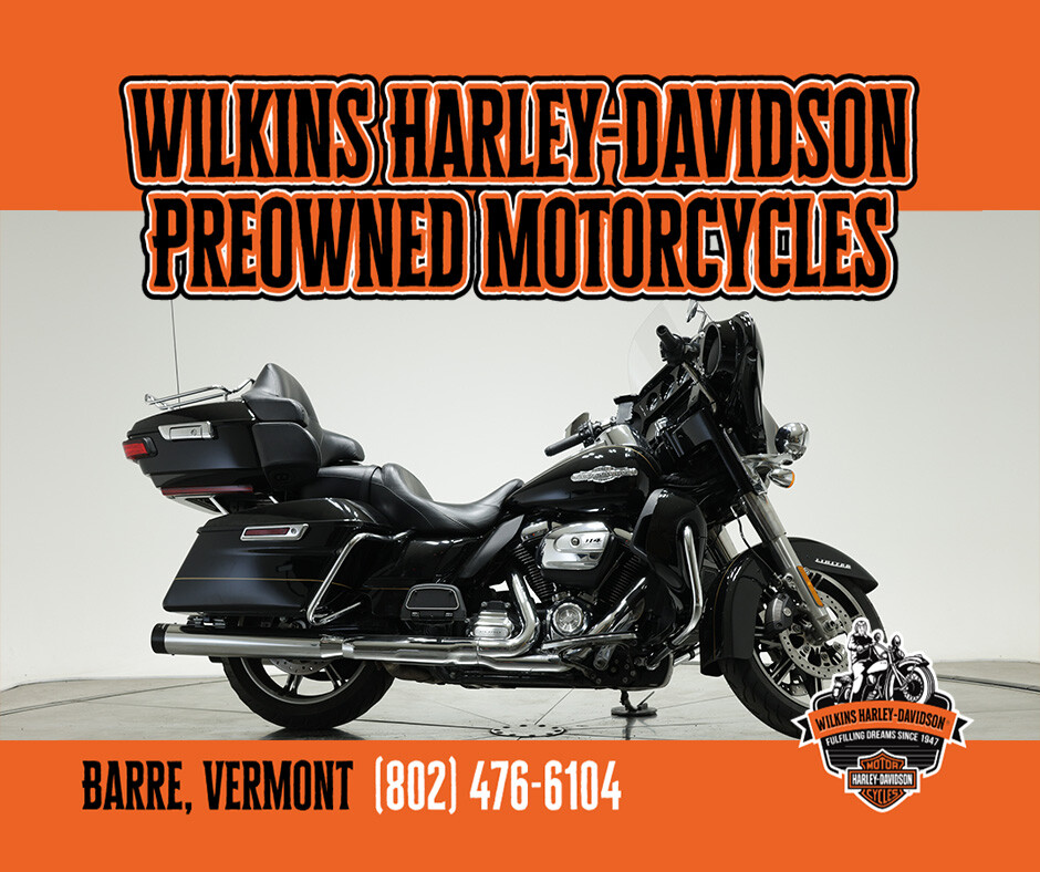 2020 HARLEY-DAVIDSON FLHTK in Vivid Black w/ Pinstripe - Photo 4