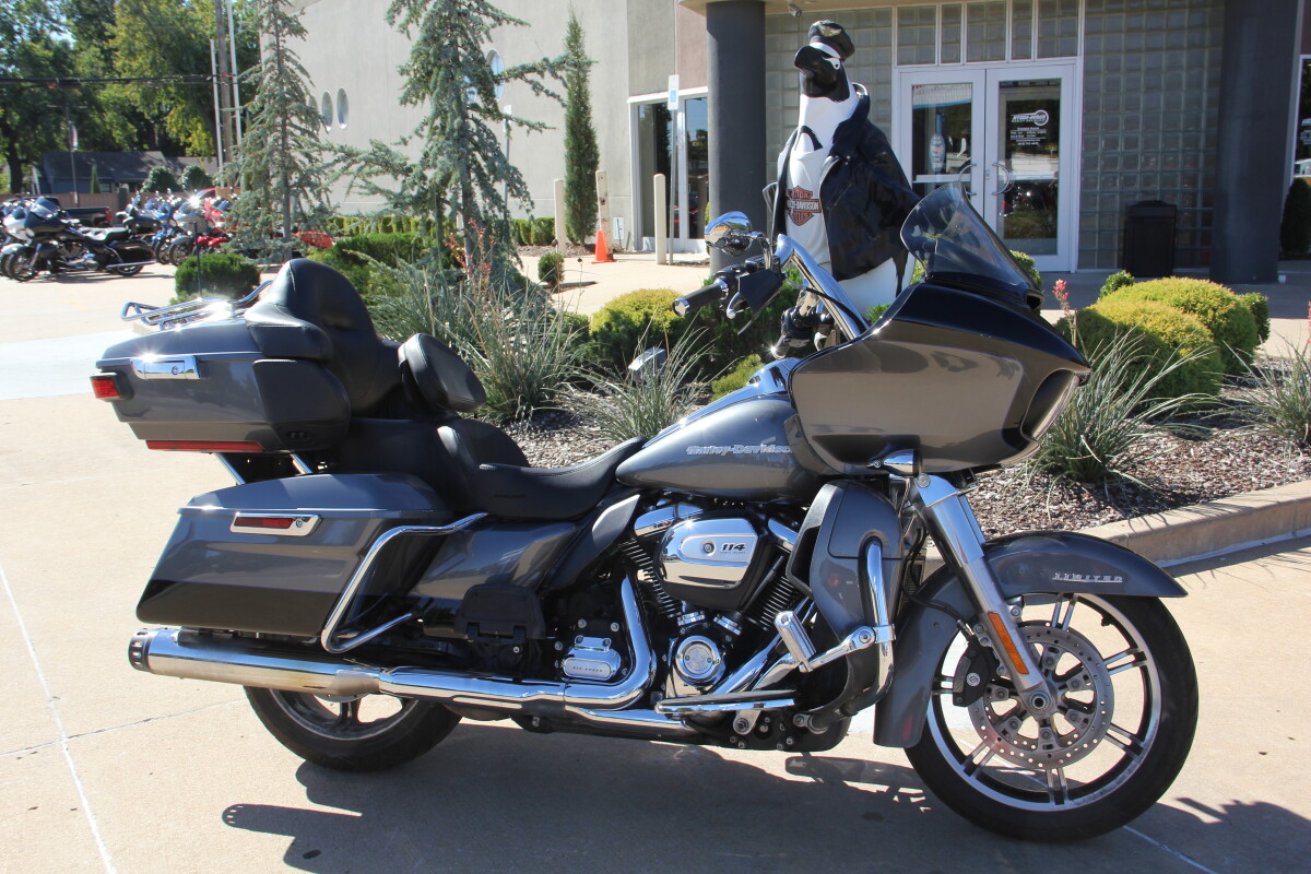 2022 Harley-Davidson Road Glide Limited Gauntlet Gray Metallic/Vivid Black - Photo 4