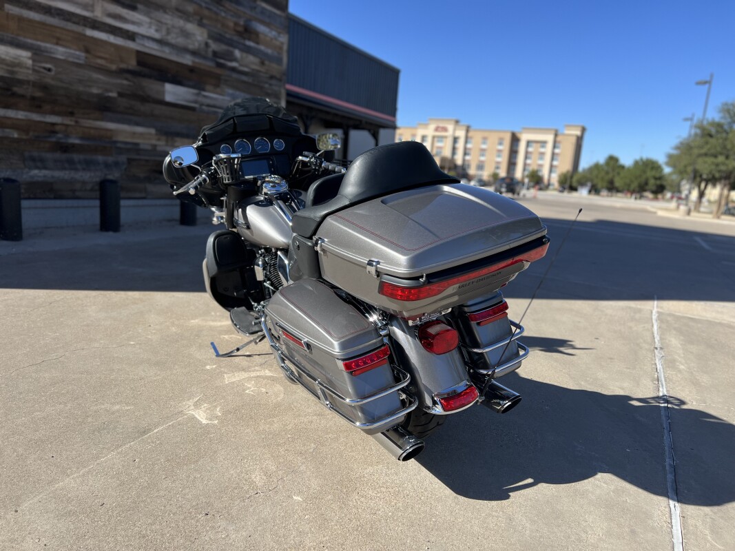 2016 Harley-Davidson Electra Glide Ultra Classic Billet Silver - Photo 5
