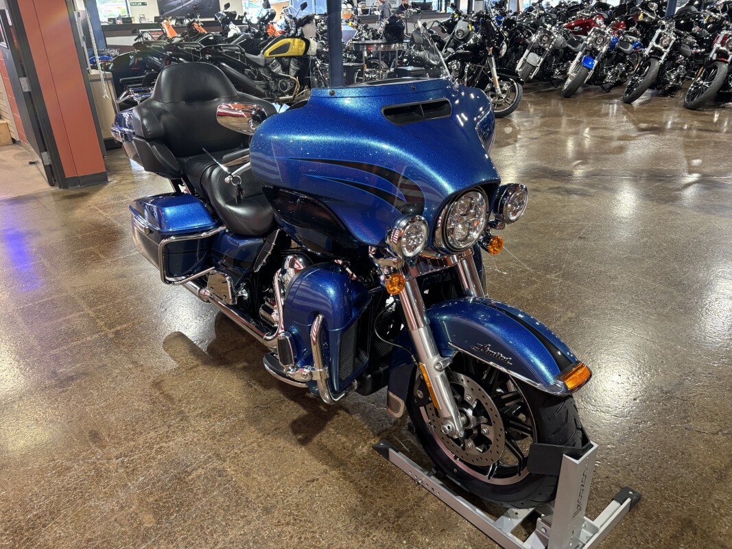 Harley-Davidson Ultra Limited 2014 FLHTK Custom Colour Daytona Blue - Photo 2