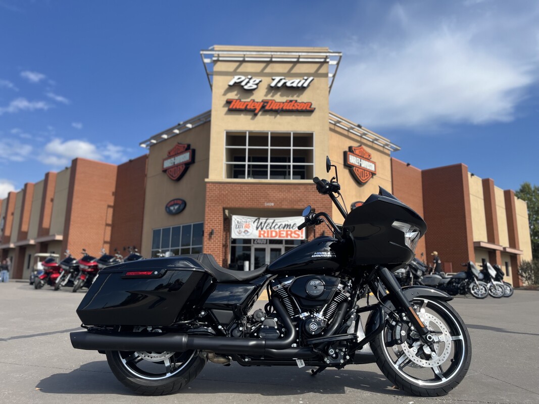 2025 Harley-Davidson Road Glide FLTRX Vivid Black