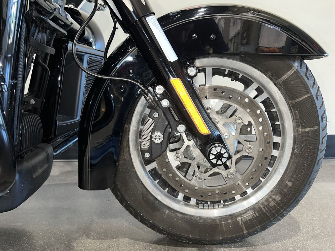 2021 Harley-Davidson Tri Glide Ultra FLHTCUTG - Photo 3