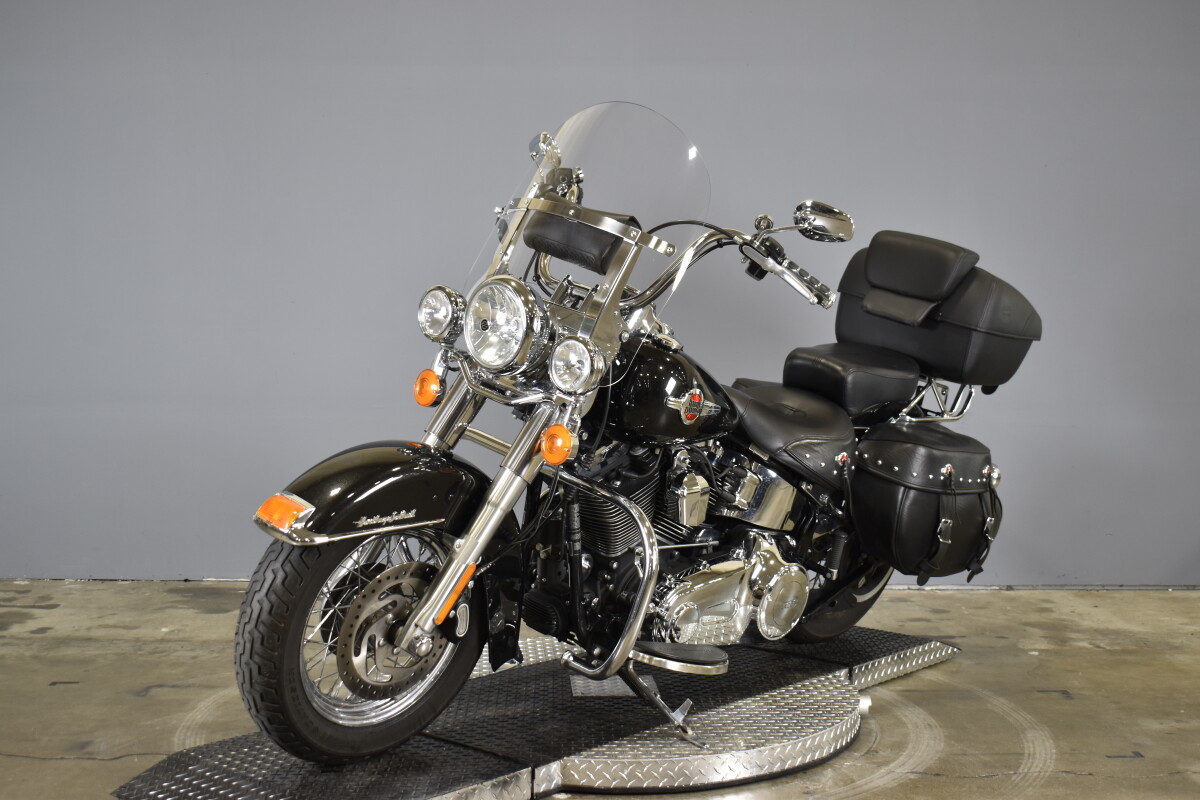 2017 Harley-Davidson Heritage Softail Classic FLSTC - Photo 4