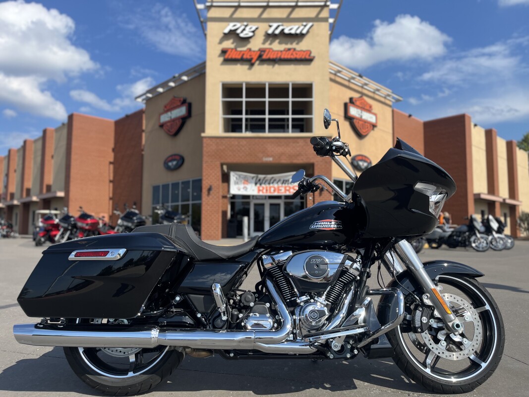 2025 Harley-Davidson Road Glide FLTRX Vivid Black