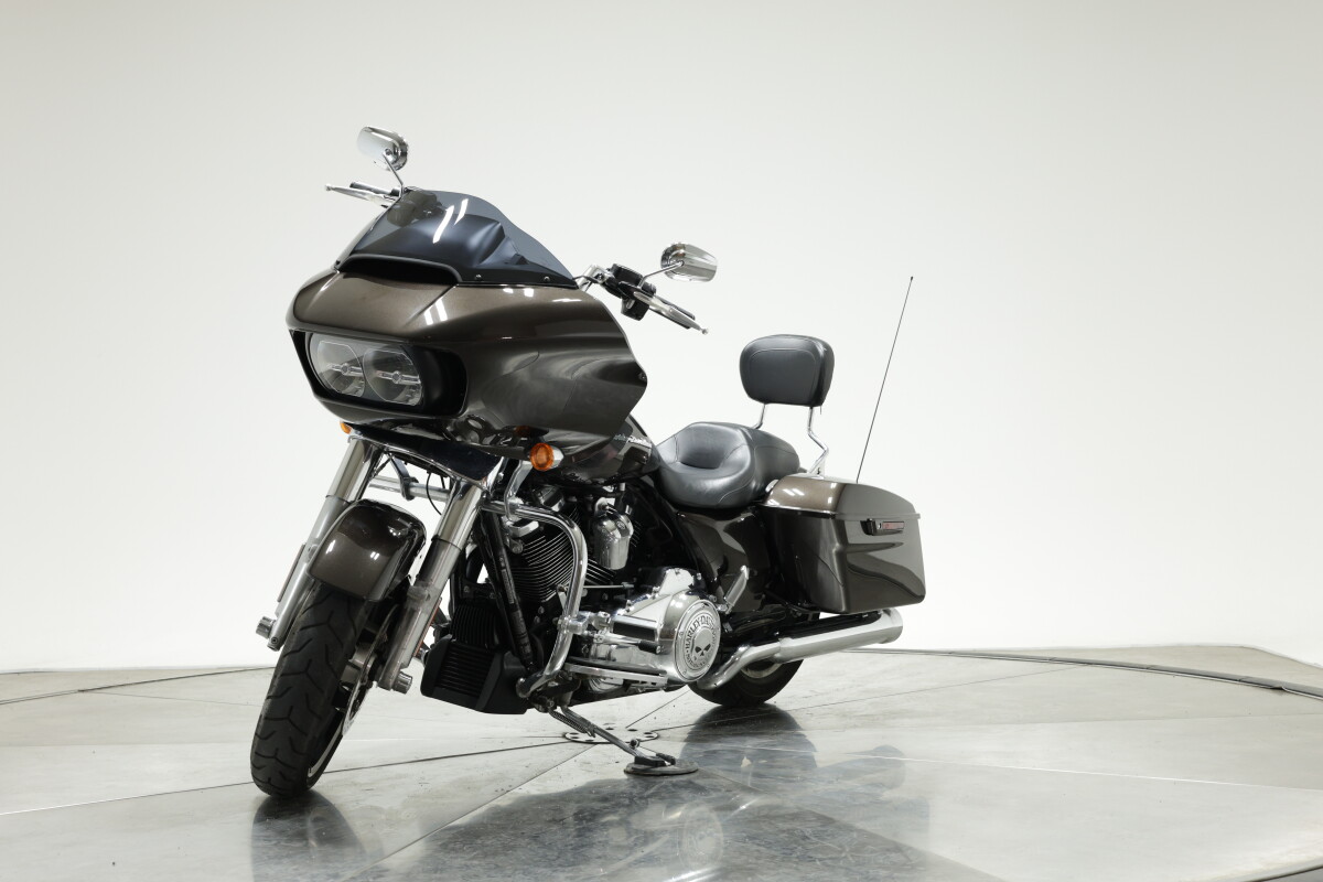 2018 HARLEY-DAVIDSON FLTRX ROAD GLIDE in Sumatra Brown - Photo 7