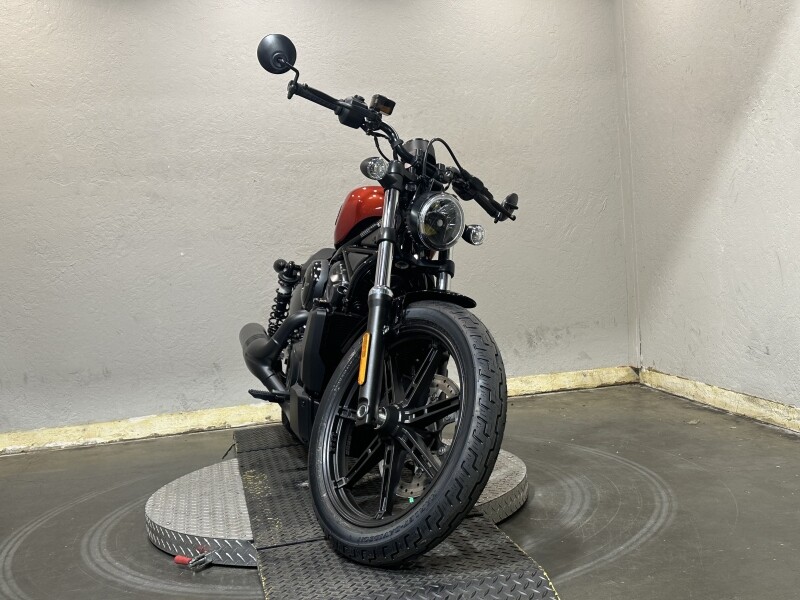 Harley-Davidson Nightster 2025 RH975 84655204 WHISKEY FIRE - Photo 4