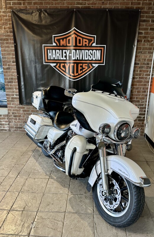 2006 Harley-Davidson Electra Glide Ultra Classic FLHTCUI Glacier White Pearl - Photo 2