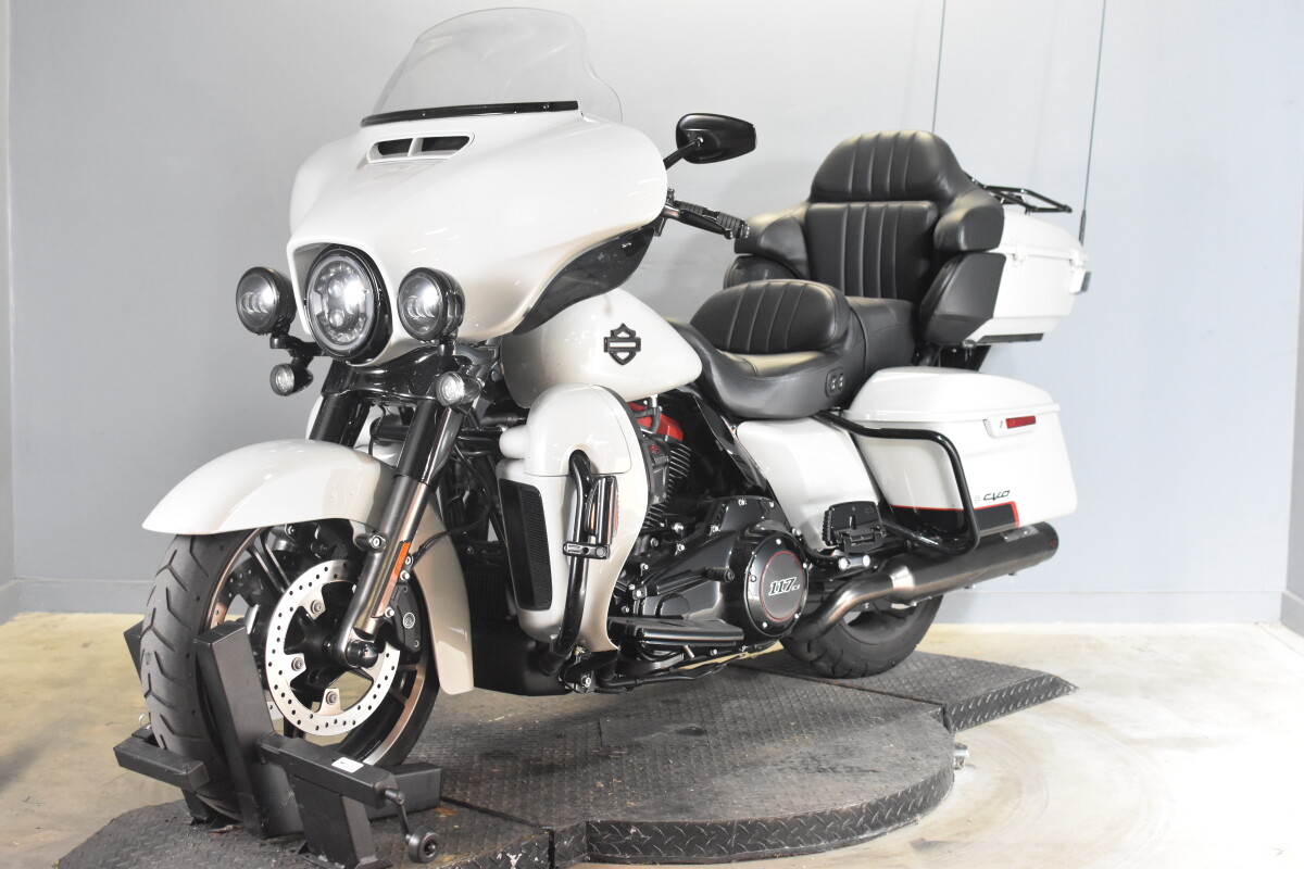 2020 Harley-Davidson CVO Limited FLHTKSE - Photo 6