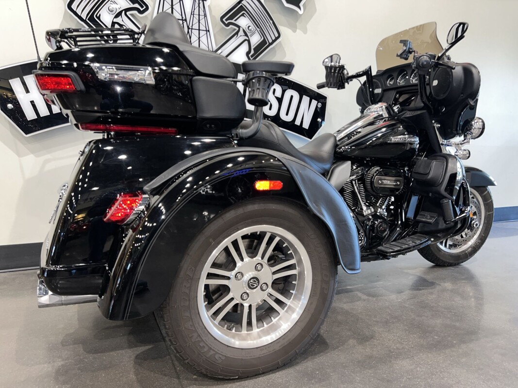 2021 Harley-Davidson Tri Glide Ultra FLHTCUTG - Photo 9