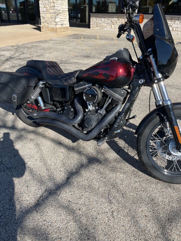 Harley-Davidson Street Bob 2013 FXDB BLACK/RED - Photo 2