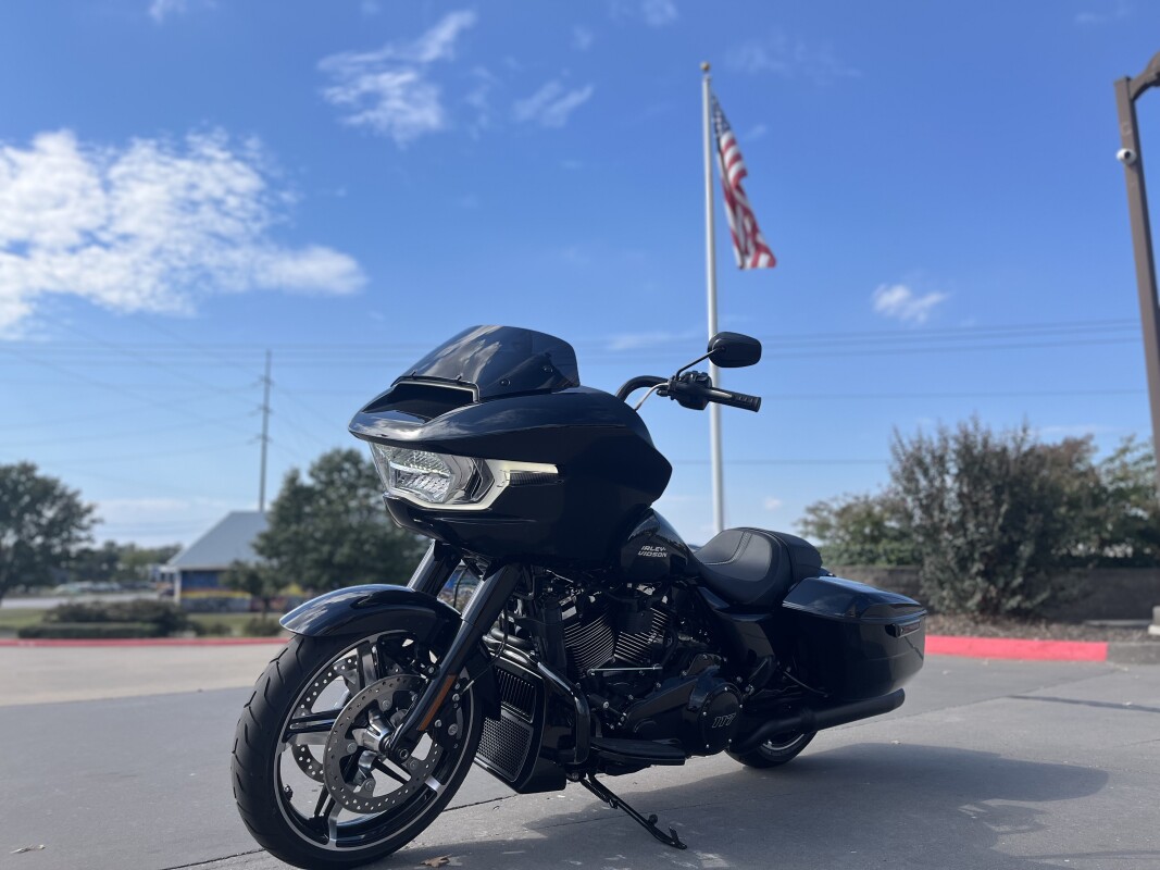 2025 Harley-Davidson Road Glide FLTRX Vivid Black - Photo 5