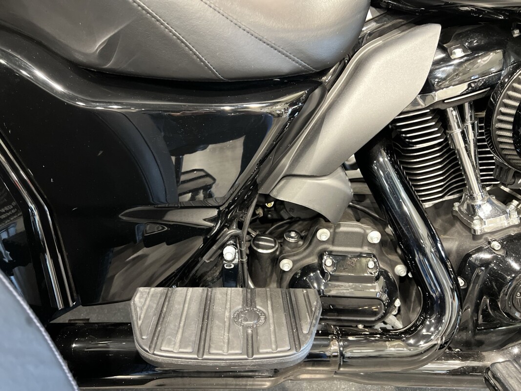 2021 Harley-Davidson Tri Glide Ultra FLHTCUTG - Photo 7