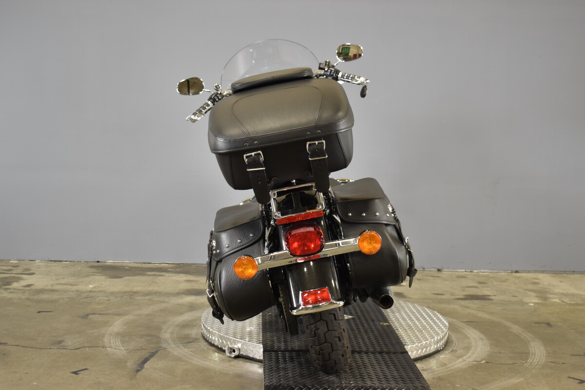 2017 Harley-Davidson Heritage Softail Classic FLSTC - Photo 7