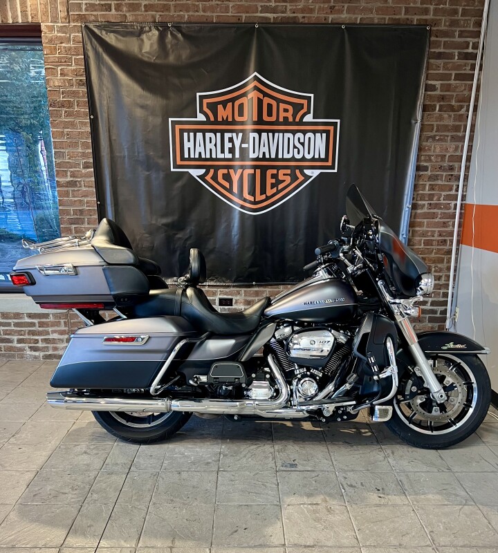 2017 Harley-Davidson Ultra Limited FLHTK Two-Tone Charcoal Denim/Black Denim