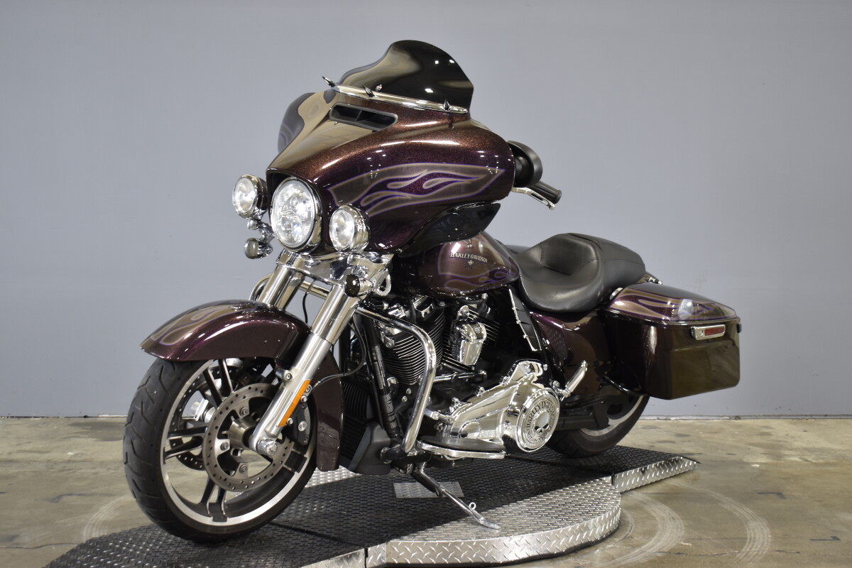 2017 Harley-Davidson Street Glide Special FLHXS - Photo 4
