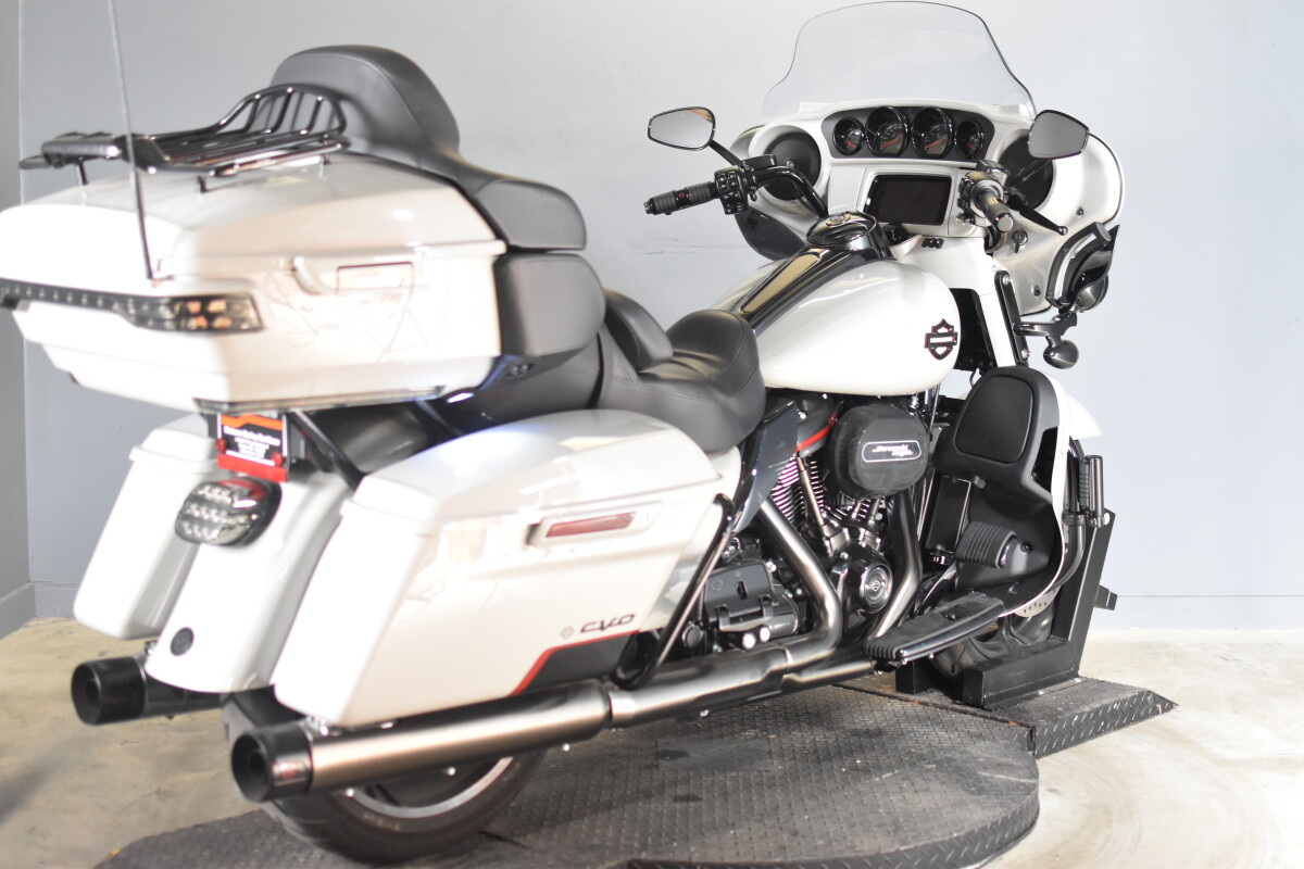 2020 Harley-Davidson CVO Limited FLHTKSE - Photo 2