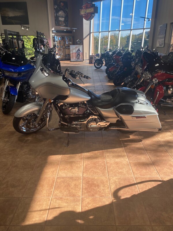 2014 Harley-Davidson Street Glide - Photo 2