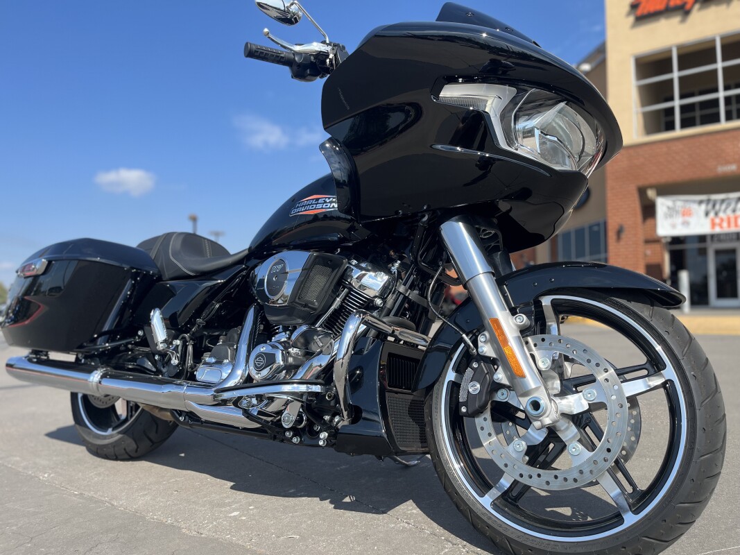 2025 Harley-Davidson Road Glide FLTRX Vivid Black - Photo 9