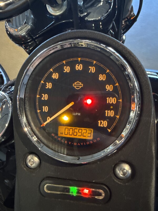 2016 Harley-Davidson Street Bob - Vivid Black - Photo 5