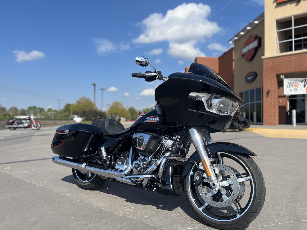 2025 Harley-Davidson Road Glide FLTRX Vivid Black - Photo 2